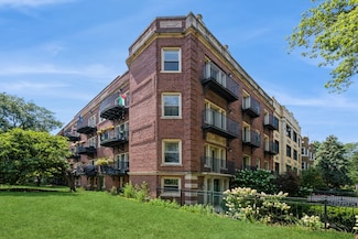 1125 W Farwell Ave Unit B2, Chicago, IL 60626