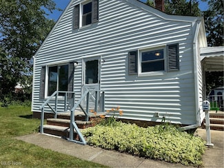 23880 Hartland Dr, Euclid, OH 44123