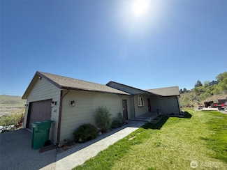 442 Crestview Dr, Okanogan, WA 98840