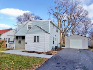 1816 Kelly Ave, Crest Hill, IL 60403