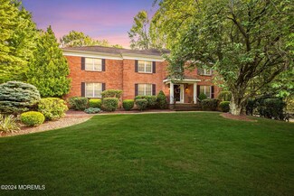 5 Valley Point Dr, Holmdel, NJ 07733