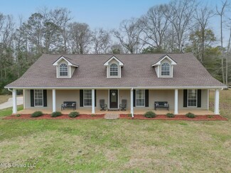 60 Cedar Wood Dr, Perkinston, MS 39573