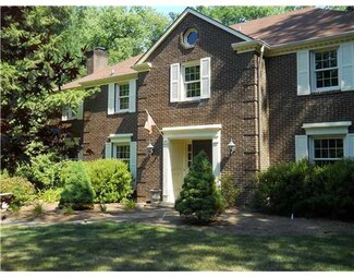 313 Wildberry Rd, Pittsburgh, PA 15238