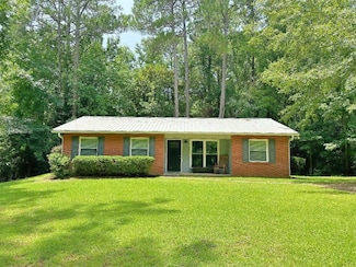 203 Ginnalou Dr, Dothan, AL 36303