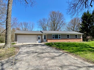 5596 Shoeman Rd, Haslett, MI 48840