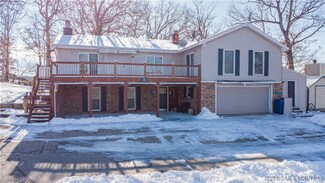 10 Daisy Point, Lake Ozark, MO 65049