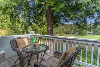 101 Highland Green Unit 2, Port Ludlow, WA 98365