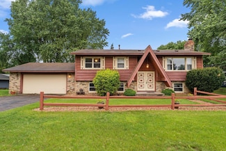 1355 Long Lake Rd, New Brighton, MN 55112