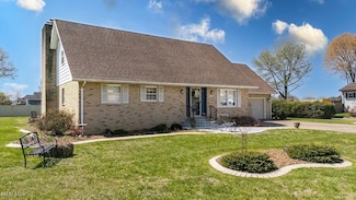 1809 Pennsylvania Ave, Belpre, OH 45714