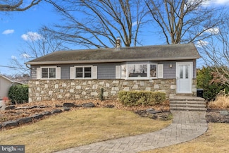 710 Middle Rd, Warminster, PA 18974