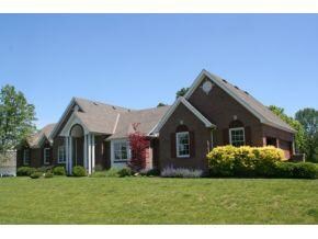 1264 Foxwood Ct, Greendale, IN 47025