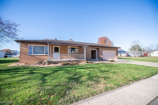 642 Jordan Dr NW, New Philadelphia, OH 44663