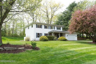 45 Daniel St, Slingerlands, NY 12159