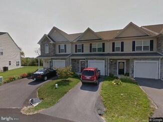 1252 Emilys Ct, Greencastle, PA 17225