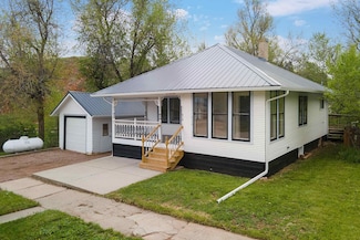 530 Battle Mountain Ave, Hot Springs, SD 57747