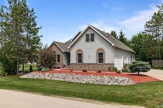 421 S Pine Grove Ln, Hortonville, WI 54944