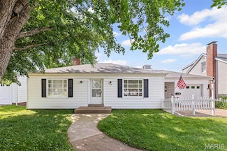 1539 N Charles St, Belleville, IL 62221