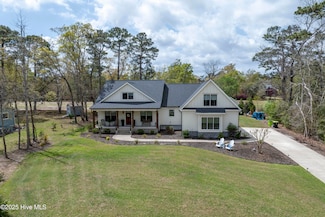 658 Sawgrass Rd, Hampstead, NC 28443