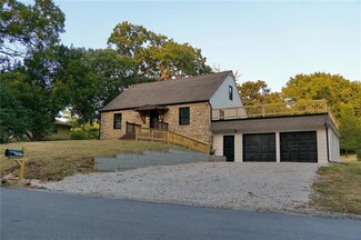5315 N Troost Ave, Kansas City, MO 64118