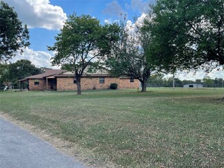 10040 Will Sampson Rd, Beggs, OK 74421