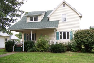 355 E Pine St, Paxton, IL 60957
