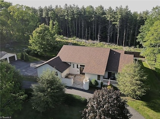 252 Deer Run Rd, Glade Valley, NC 28627
