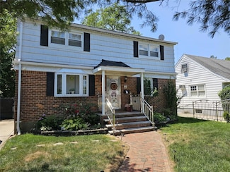 18 Circle Dr, Hempstead, NY 11550