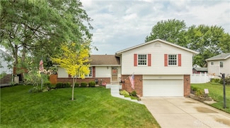 207 Brookwood Dr, Englewood, OH 45322