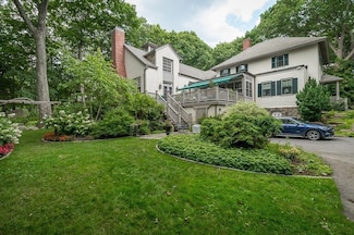 4 Dexter Ln, Manchester, MA 01944