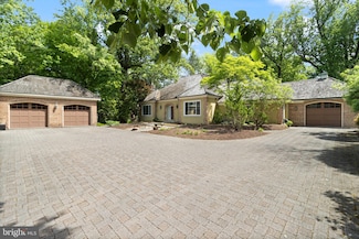 4015 N Randolph St, Arlington, VA 22207