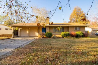 9700 W Tee Ln, Wichita, KS 67212