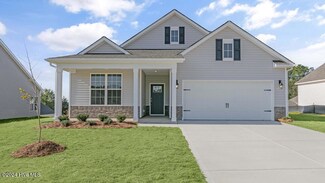 638 Pine Dune Ln, Aberdeen, NC 28315
