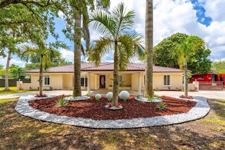 18370 SW 212th St, Miami, FL 33187