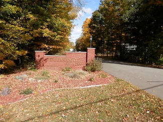 8 Harlan Dr, Watervliet Township, MI 49098