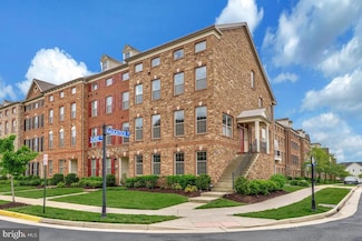 22635 Naugatuck Square, Ashburn, VA 20148