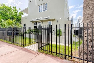 1020 6th St, Miami Beach, FL 33139