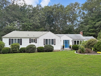 96 Moravia Rd, Avon, CT 06001