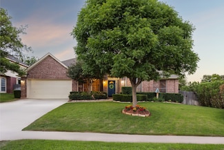 2806 Northwood St, Grapevine, TX 76051
