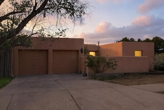 2254 Calle Cacique, Santa Fe, NM 87505