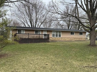 N8365 Parkview Dr, Ixonia, WI 53036