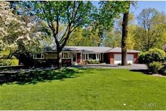 310 E Forest Ln, Palatine, IL 60067