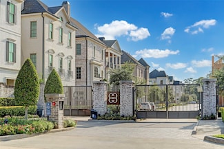 203 Memorial Parkview Dr, Houston, TX 77024