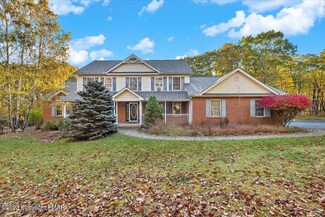 5190 White Birch Dr, Long Pond, PA 18334