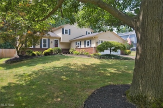 424 Woodlake Dr, Medina, OH 44256