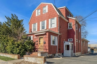 649 New Jersey Ave, Lyndhurst, NJ 07071
