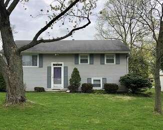 1039 S First St, Upland, IN 46989