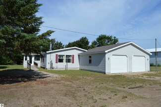 7657 Blake Ave NW, Rapid City, MI 49676