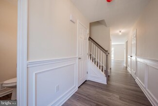 18 Village Ct, Wilmington, DE 19805