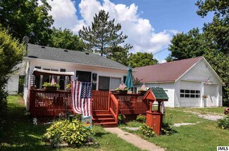 210 S Main St, Munith, MI 49259