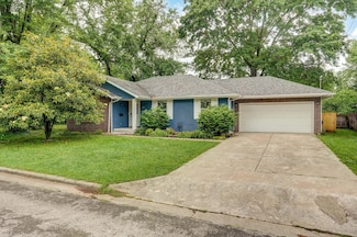 1717 S Robberson Ave, Springfield, MO 65807